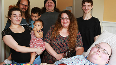 Hospice patient Joe Manghan Surrounded by Family