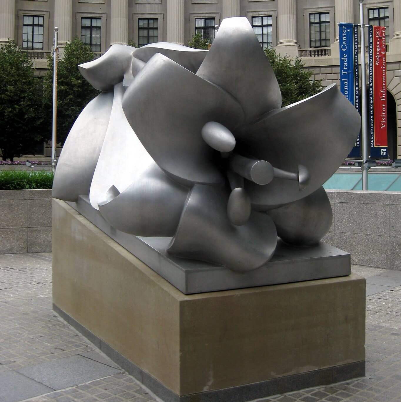 Triangular Robin Stephen Robin: A Legacy of Love and Art - Samaritan: Hospice Care in ...